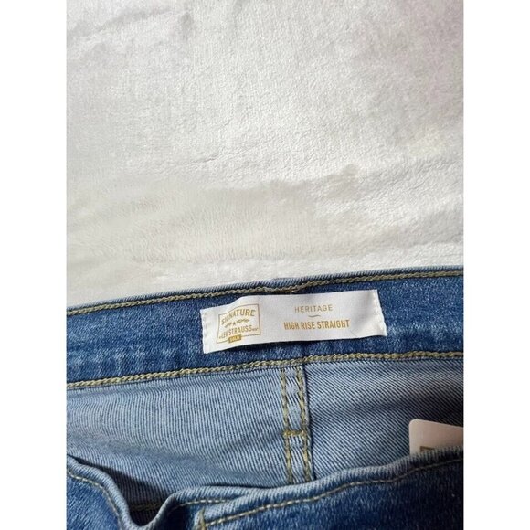 Womens Levis High Waisted Mom Ripped Jeans Size 26x38 - Picture 7 of 16